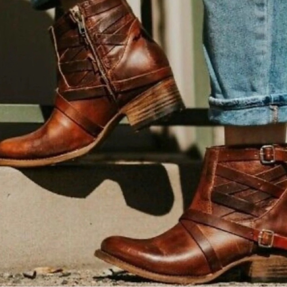 Free Bird by Steve Madden Sammi booties in size 7